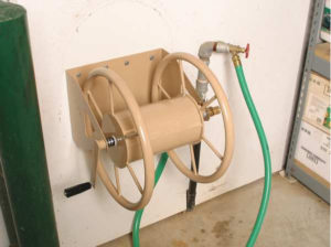 Wall mount hose reel